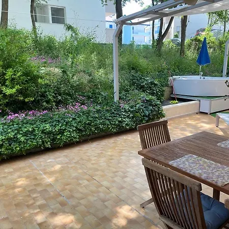Beautiful House Center *